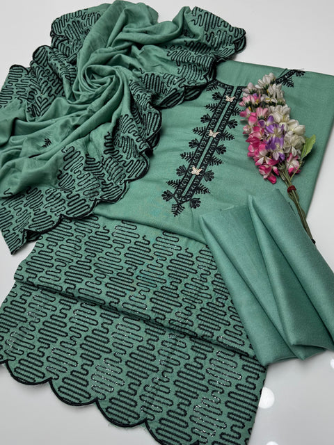 💕 #Winter’s Beautiful And Elegant Fancy Sequence Embroidery 🧵 Dhanak 3 PC 👗