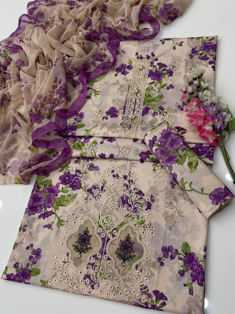 💕 ONLY 2650/-PKR #CHIKANKARI LAWN 3Pc Dress 💕