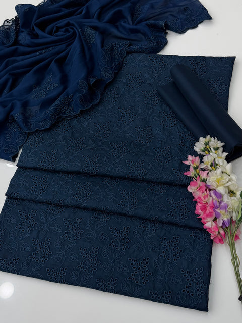 💕 #CHIKANKARI #LAWN 3PC 💕