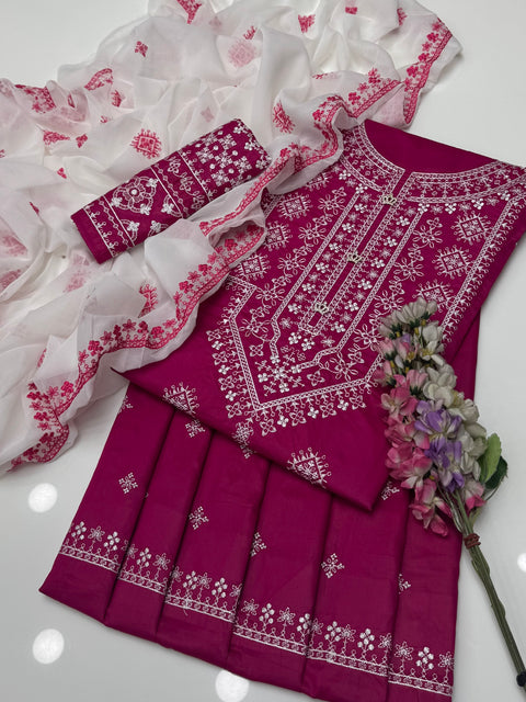 💕 Beautiful Handmade Style Embroidered 🧵Galla & Sleeves Lawn 3 Pc Dress 👗