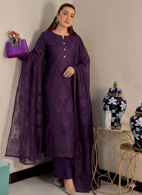 🔥 #WINTER’s Velvet Dhanak Marina 3 Pc Dress 🔥