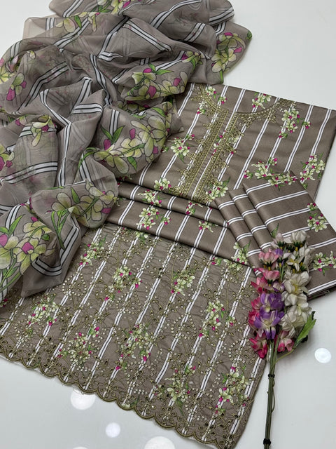 Beautiful Chikankari & Sequence Work 🧵 Digital Printed Lawn 3 Pc Dress 👗