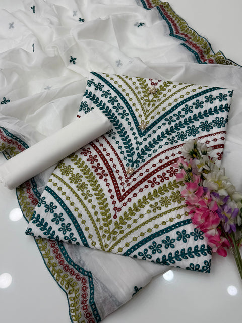 Maria.B Hit Code Shiffle Chikankari Boring Jaal Lawn 3 Pc 👗