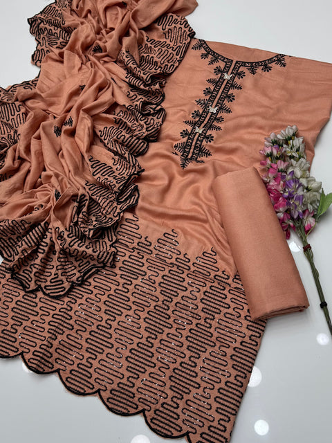 💕 #Winter’s Beautiful And Elegant Fancy Sequence Embroidery 🧵 Dhanak 3 PC 👗