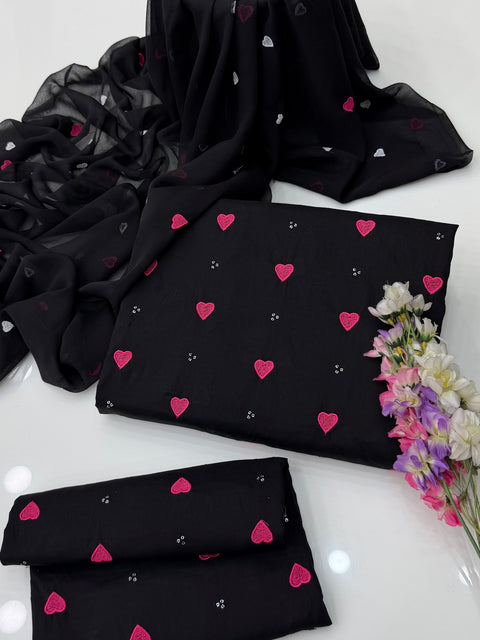 🖤 Heart Embroidered With Sequence Work Lawn 3 PC 👗