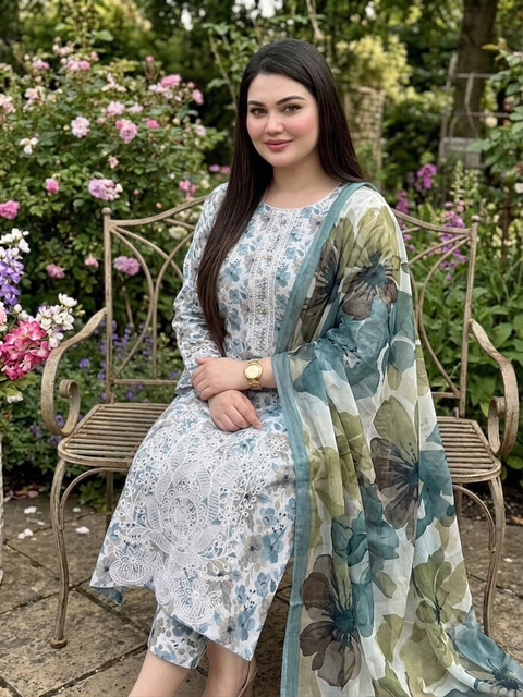 💕 ONLY 2650/-PKR #CHIKANKARI LAWN 3Pc Dress 💕