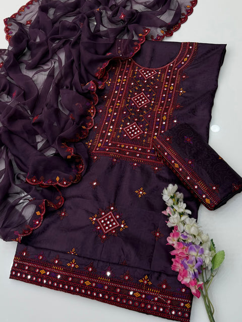 Balouchi Style Embroidery 🧵 With Paani Sheesha Work Viscose Linen 3 PC Dress 👗