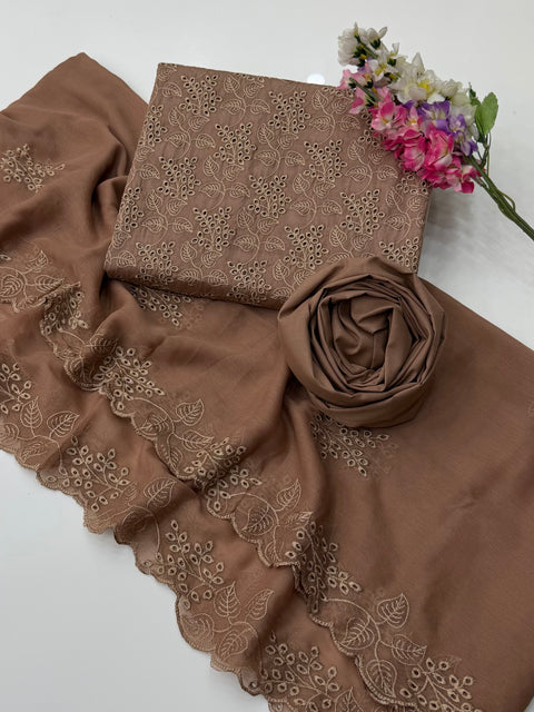 💕 #CHIKANKARI #LAWN 3PC 💕