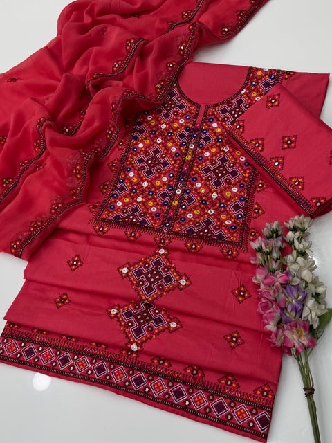 🔥 Beautiful Traditional Balouchi Style Embroidery 🧵 With Paani Sheesha Work Lawn 3 PC Dress 👗