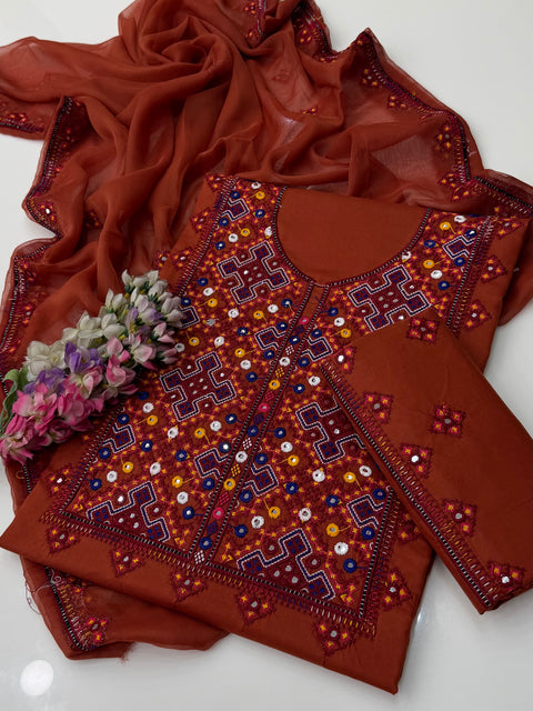 🔥 Beautiful Traditional Balouchi Style Embroidery 🧵 With Paani Sheesha Work Lawn 3 PC Dress 👗