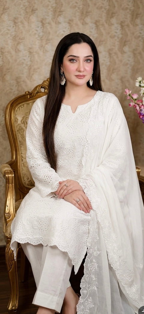 💕 #CHIKANKARI #LAWN 3PC 💕
