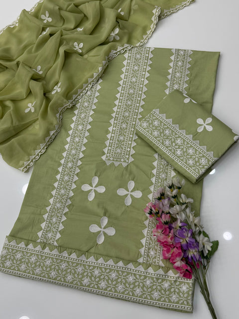 🔥 Most Demanded Applique & Cross Stitch Embroidery 🧵 Lawn 3 Pc Dress 👗