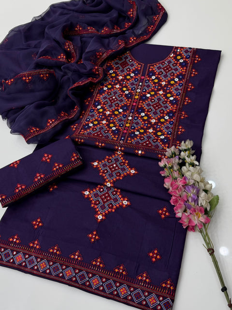 🔥 Beautiful Traditional Balouchi Style Embroidery 🧵 With Paani Sheesha Work Lawn 3 PC Dress 👗