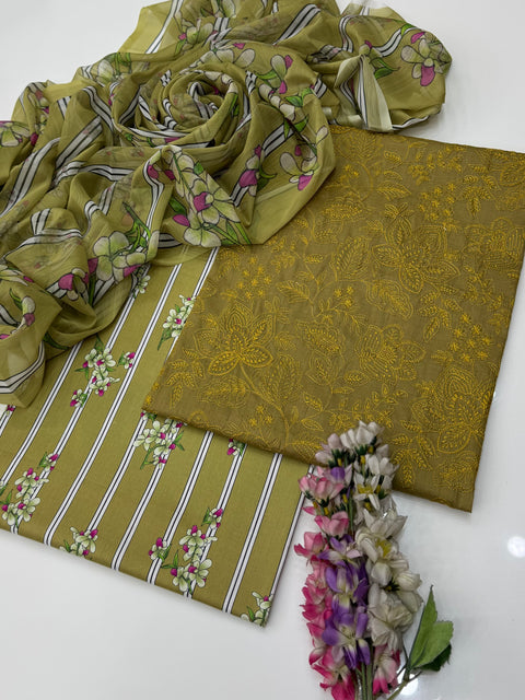 Handmade Style Bareeze Embroidery 🧵 Lawn 3 Pc Dress 👗