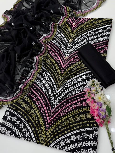 Maria.B Hit Code Shiffle Chikankari Boring Jaal Lawn 3 Pc 👗