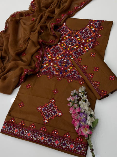 🔥 Beautiful Traditional Balouchi Style Embroidery 🧵 With Paani Sheesha Work Lawn 3 PC Dress 👗