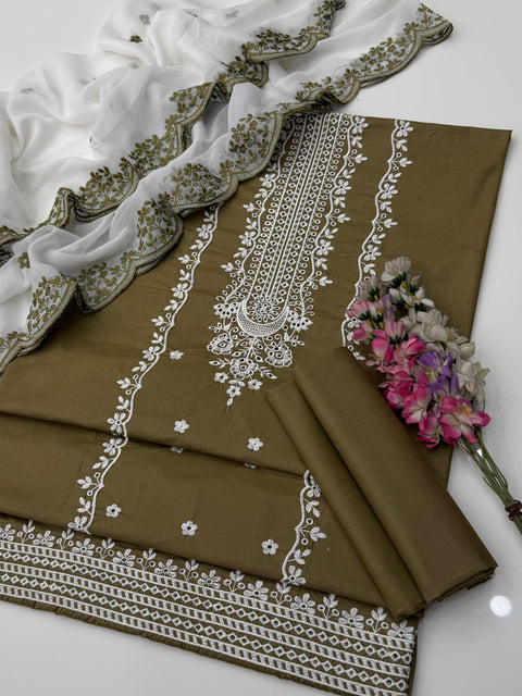 🔥 Most Demanded Article Shiffle Chikankari Lawn 3 Pc 👗