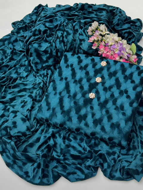 🔥 ONLY 1550/-PKR SELF VELVET 2PC 🔥