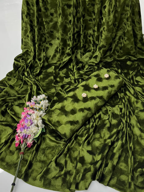 🔥 ONLY 1550/-PKR VELVET 2PC 🔥