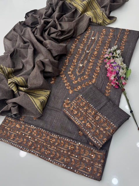 💕  #WINTER’s Beautiful Handmade Style Embroidery 🧵3 PC Dress