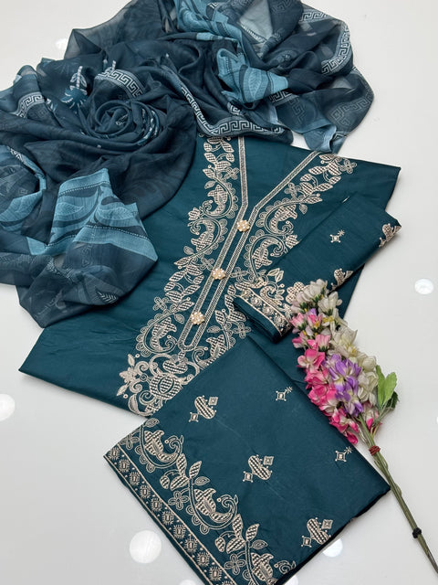 Chinyere Brand Bareeze Embroidery 🪡 Lawn 3 Pc Dress 👗