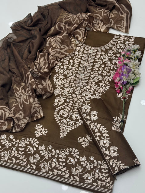 Handmade Style Unique Thread Embroidery 🧵 Lawn 3 Pc Dress 👗