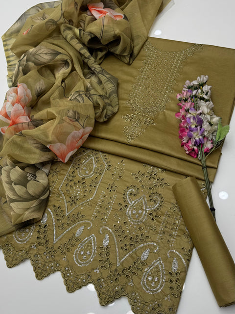 Beautiful Boring Shiffile Chikankari & Sequence Work 🧵 Lawn 3 Pc Dress 👗