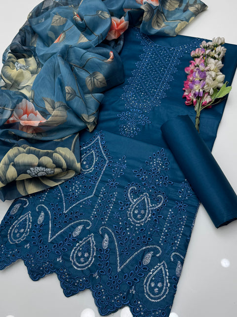 Beautiful Boring Shiffile Chikankari & Sequence Work 🧵 Lawn 3 Pc Dress 👗