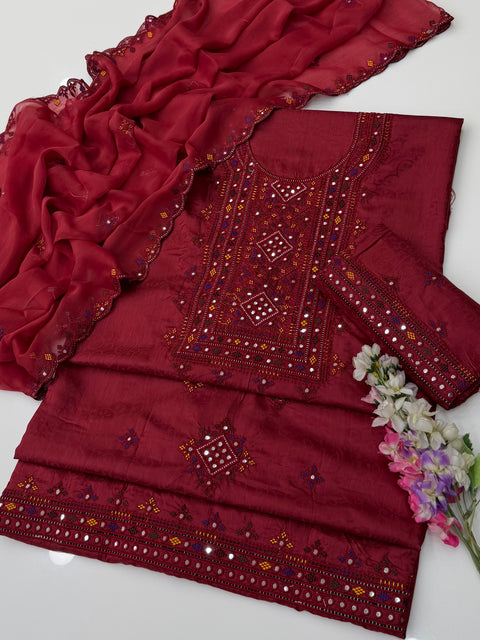Balouchi Style Embroidery 🧵 With Paani Sheesha Work Viscose Linen 3 PC Dress 👗