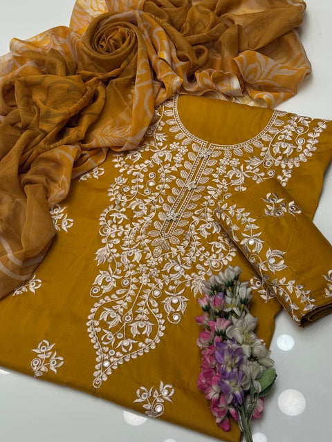 Handmade Style Unique Thread Embroidery 🧵 Lawn 3 Pc Dress 👗