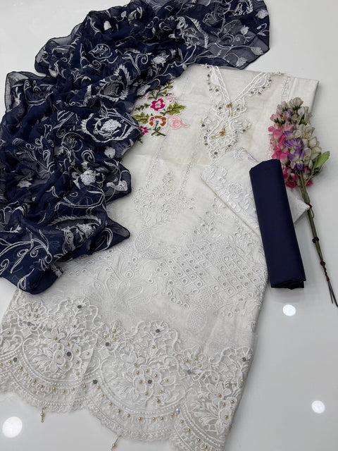 🔥 ONLY 2950/-PKR EID’s #LAWN #SALE 🔥