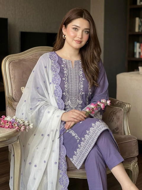 🔥 Most Demanded Article Shiffle Chikankari Lawn 3 Pc 👗