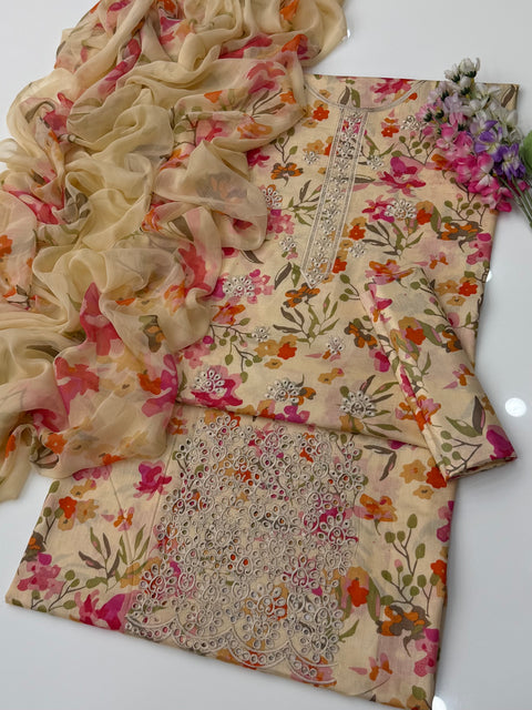 🔥 Beautiful Boutique Style Chikankari Embroidery 🧵 Digital Printed Pure Lawn 3 PC Dress 👗